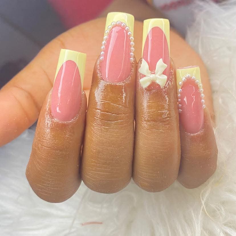 Chic nail styling